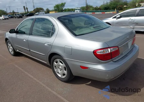 2001 Infiniti I30 Luxury z USA, uszkodzony, nr VIN JNKCA31A01T018970